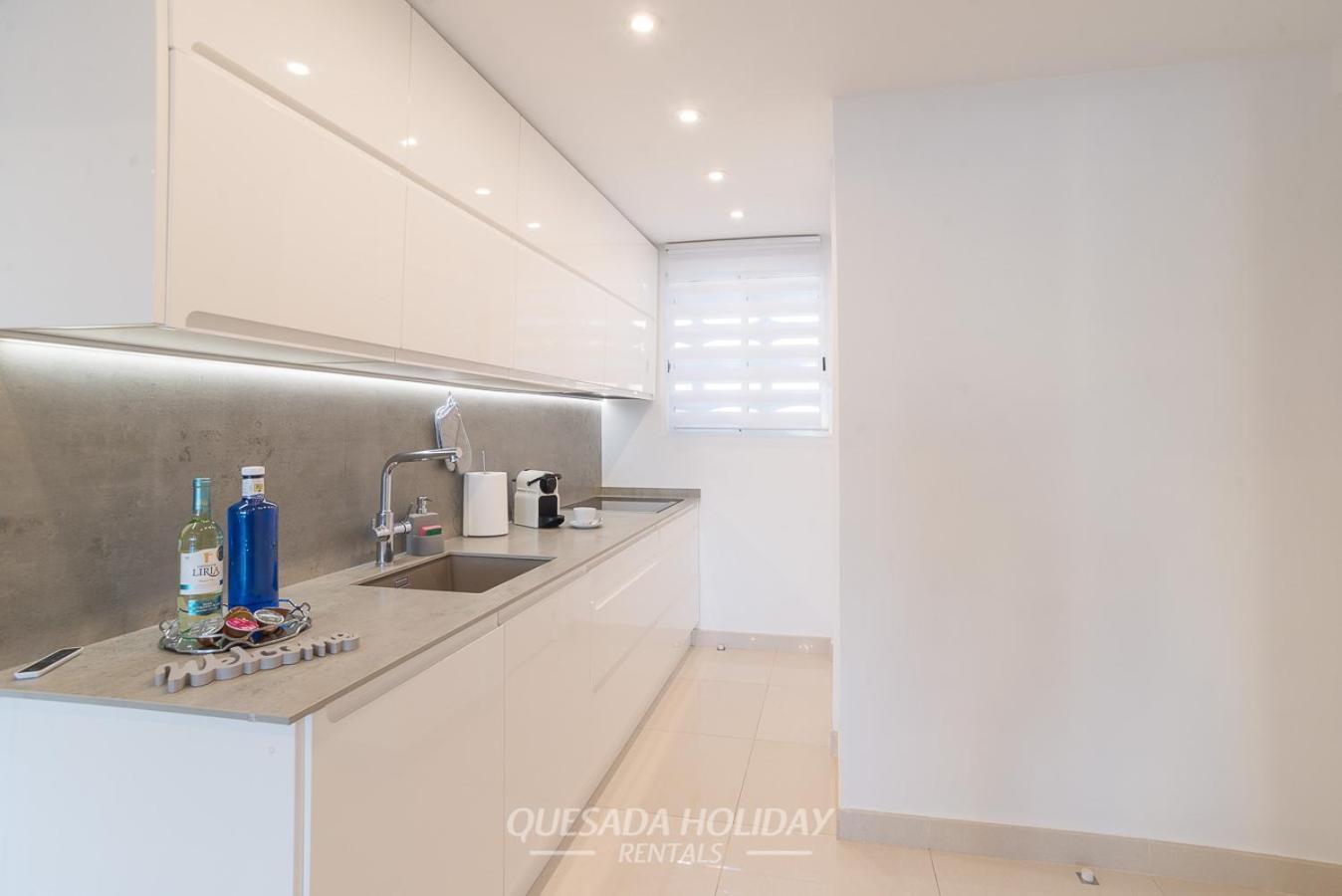 Apartment La Perla Seaview & Pool Levante